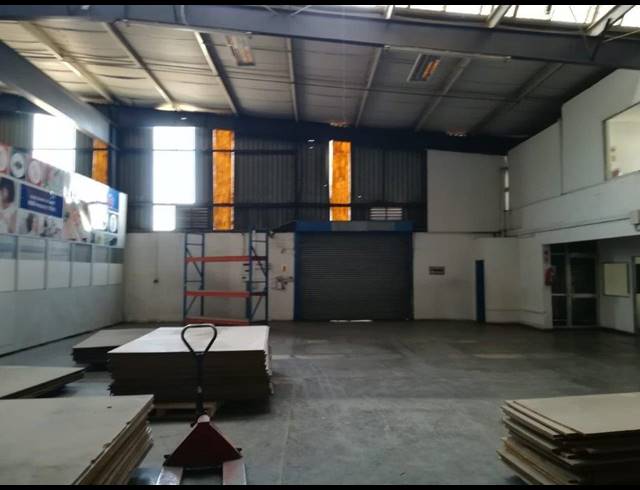 7,775M² WAREHOUSE FOR SALE IN HERIOTDALE